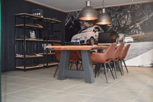 keramische tegels gevoegd