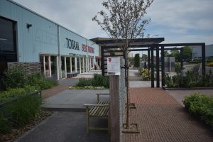 sierbestrating tuinhout en overkappingen vind je bij Totaal Bestrating