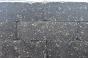 betonnen muur elementen om prachtige bloembakken te maken vindt u bij Totaal Bestrating
