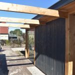 Douglas overkapping met pergola aan woning