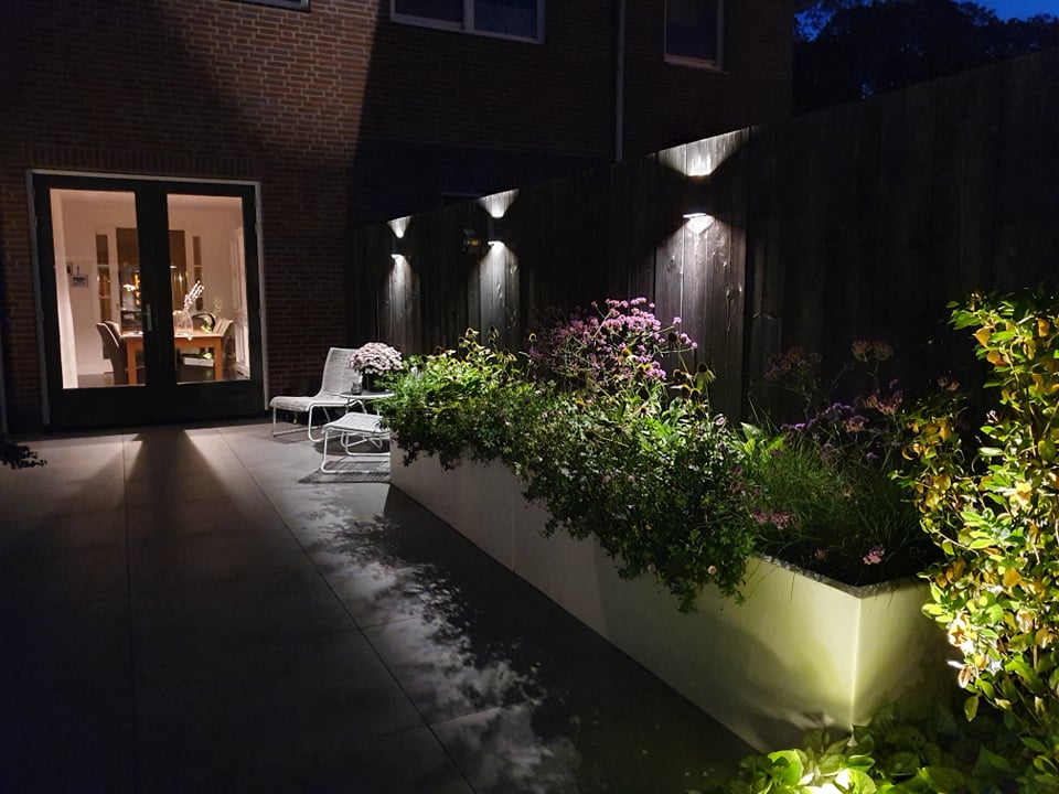 in-lite verlichting in tuin door Totaal Bestrating Drachten