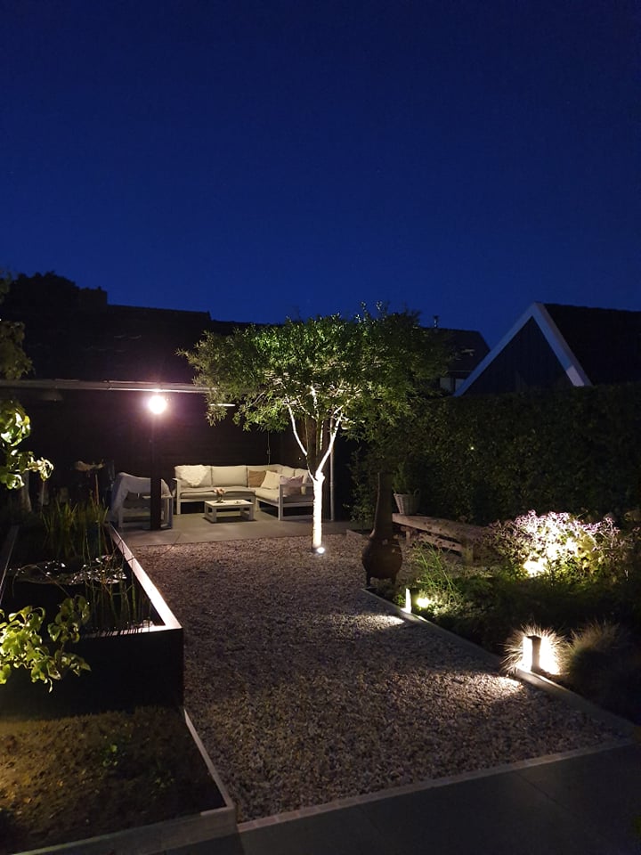 in-lite verlichting in tuin door Totaal Bestrating Drachten