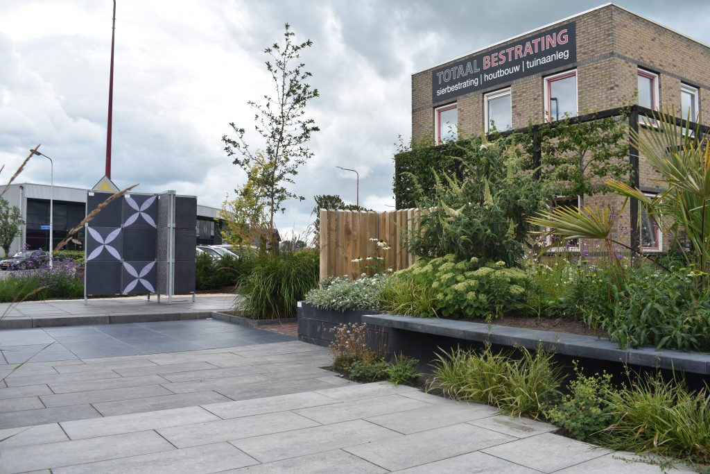 Showtuin Totaal Bestrating Drachten