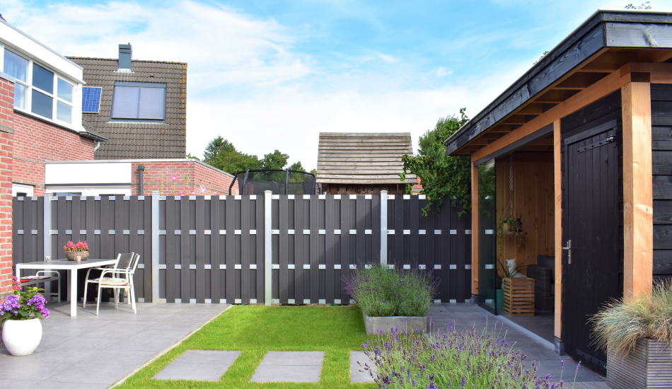 tuin met elephant composiet schutting